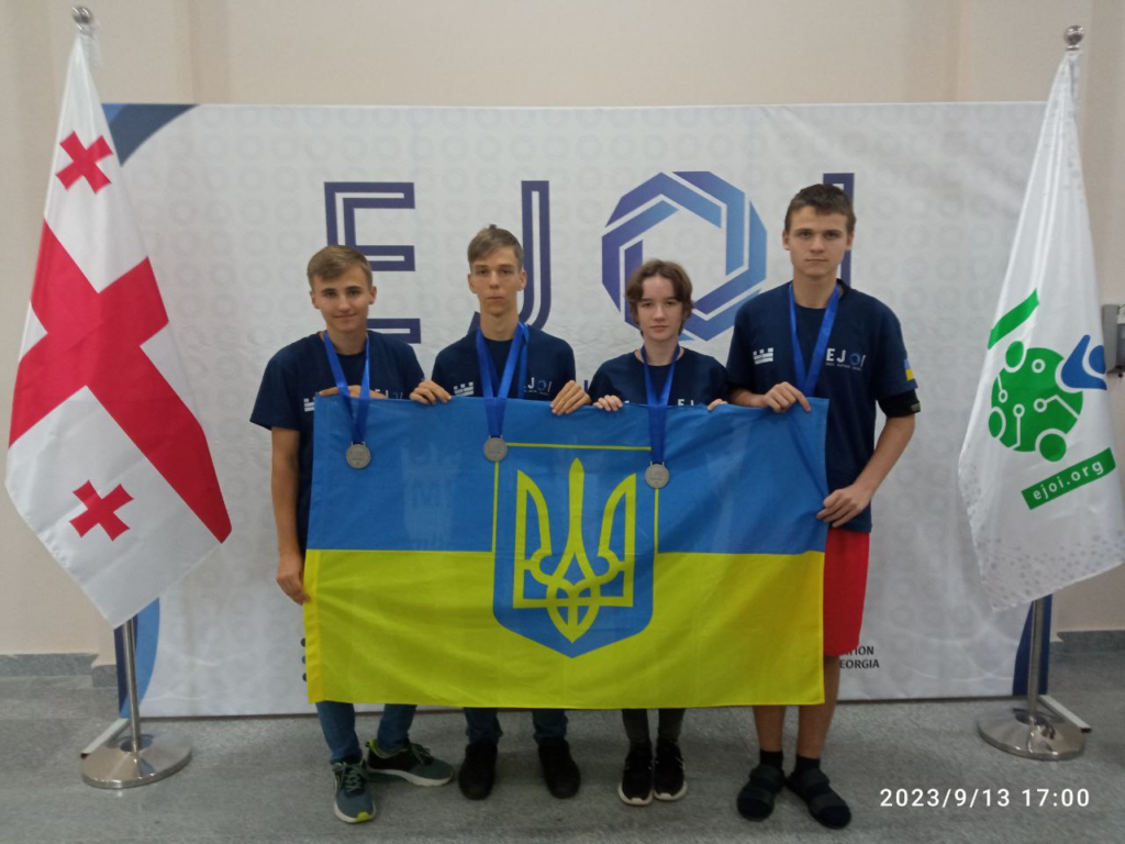 Зліва направо: Андрій Басов, Кирило Реденський, Дар'я Лобас, Юрій Псюк