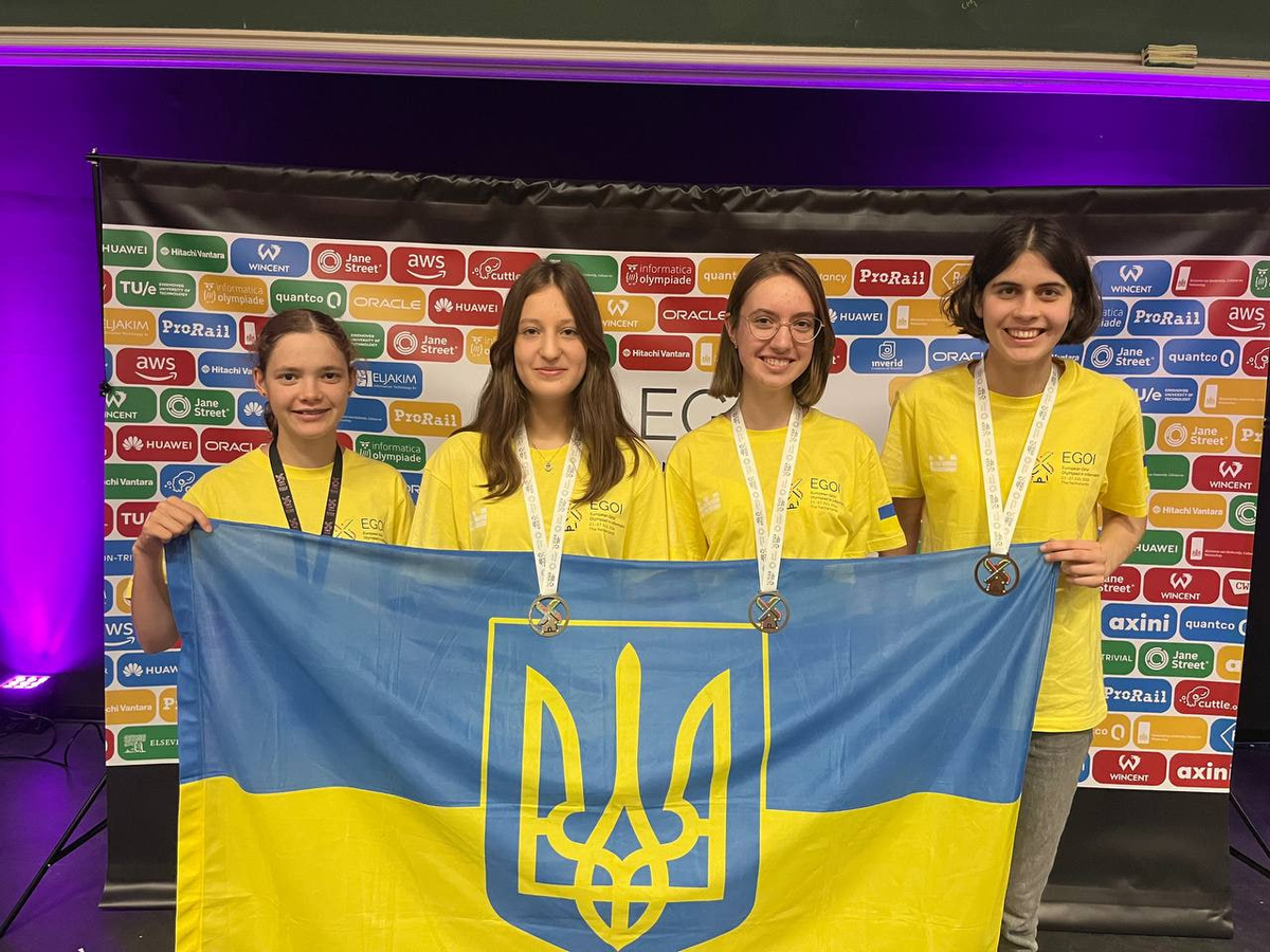 Вікторія Лаврова, Дар’я Перекопська, Ксенія Стрельбицька, Юнна Хейфець