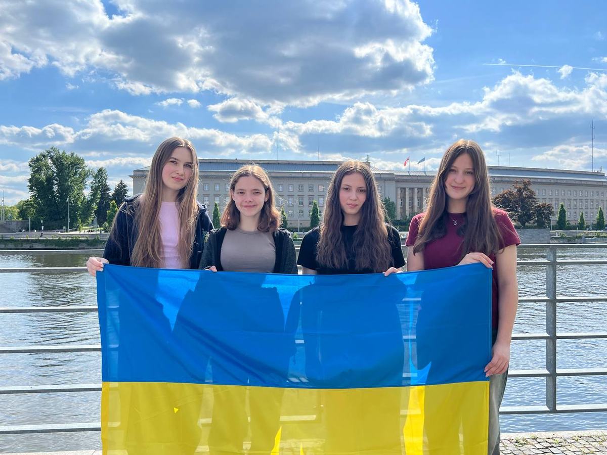From left to right: Olesia Denha, Viktoria Lavrova, Tetiana Zadniprovska, Daria Perekopska.